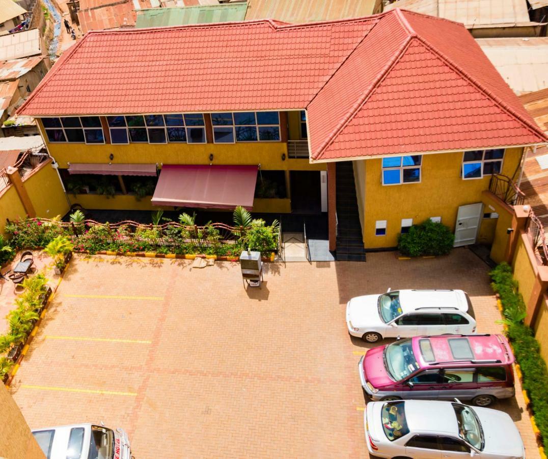 G-One Hotel Kampala Kültér fotó